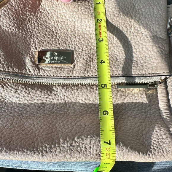 Kate Spade Pebbled Leather Crossbody Bag Neutral Beige w Pink Lining - Picture 13 of 15